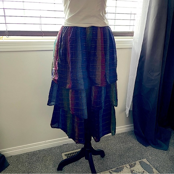 BEAUTIFUL WATERFALL SKIRT WITH GOLD THREAD ACCENT - Picture 7 of 7